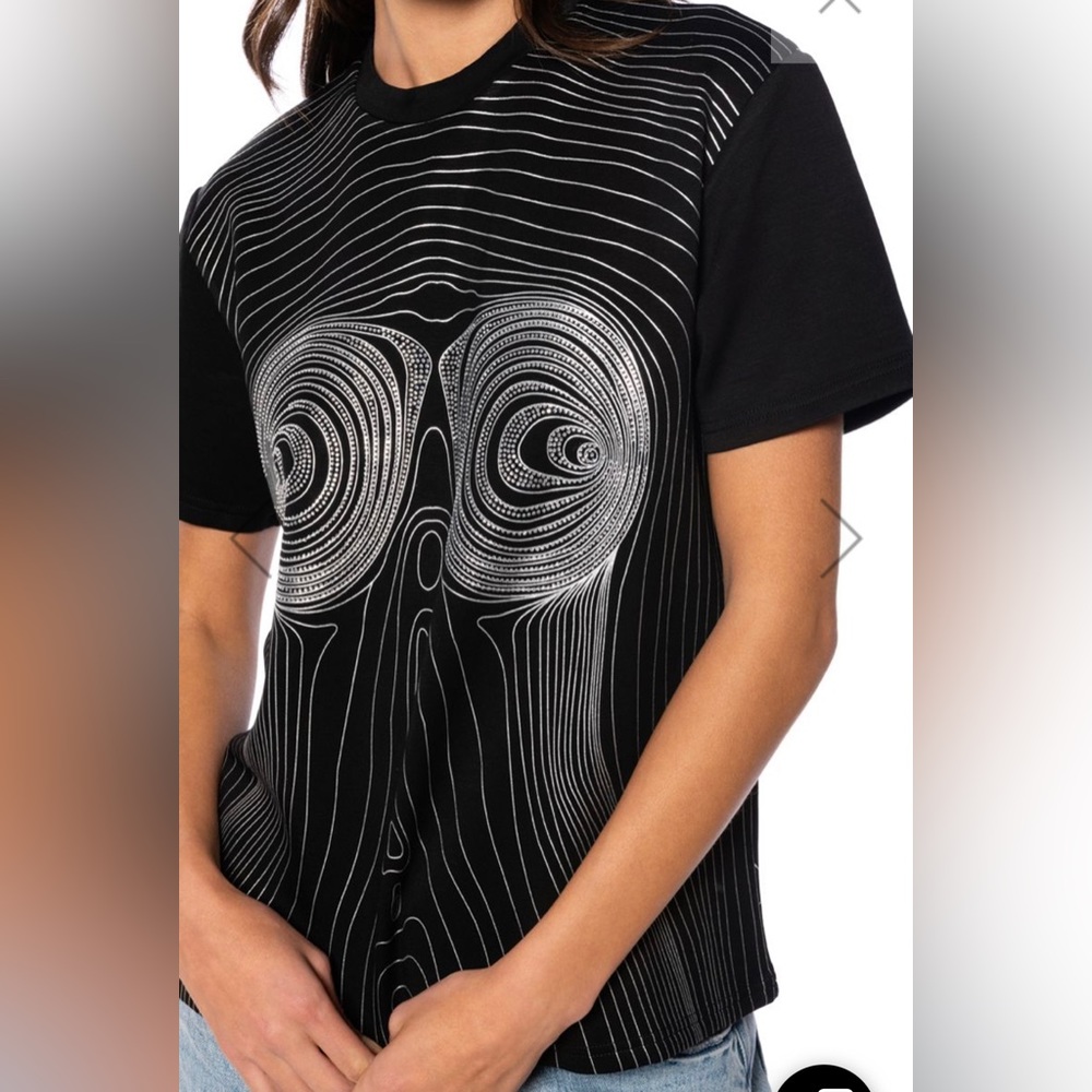 HEARTLESS EMBELLISHED GRAPHIC T SHIRT IN BLACK MULTI